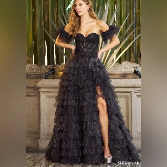 NWT SHERRI HILL SIZE 6 GOWN - Picture 1 of 17